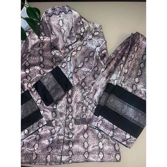 Slumber Animal Print Pajamas with Bling, Size S – Stylish and Comfy - Picture 9 of 15